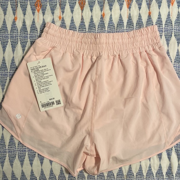 Lululemon Hotty Hot HR Short 4” lined - Picture 3 of 4